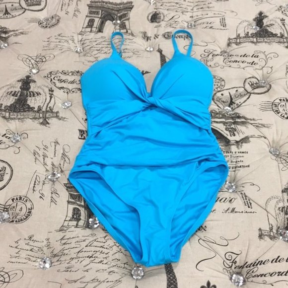 LA BLANCA Island Goddess Twist Front Keyhole Swimsuit - Picture 4 of 8